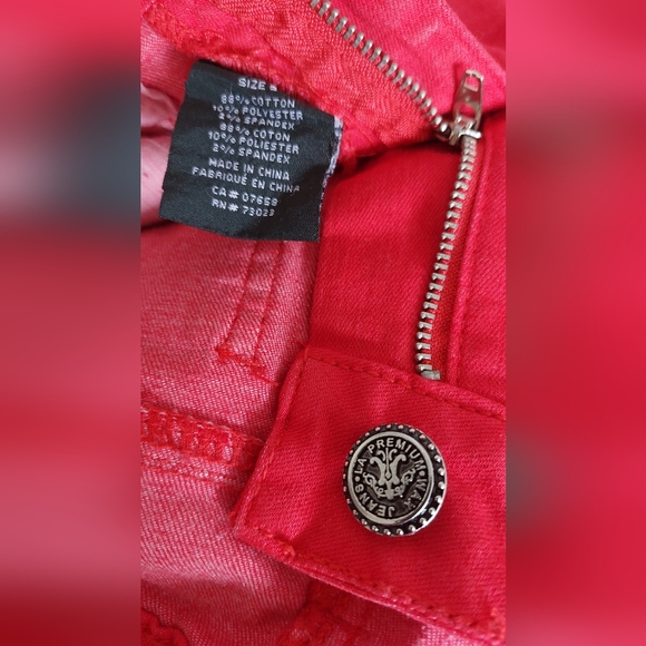 Red denim pants for women - Picture 4 of 4